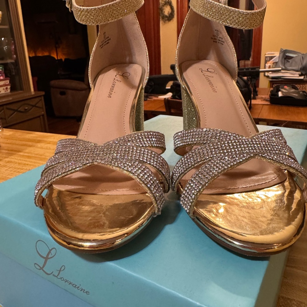 Sparkly Gold Women’s Dress Shoe (WORN ONCE)